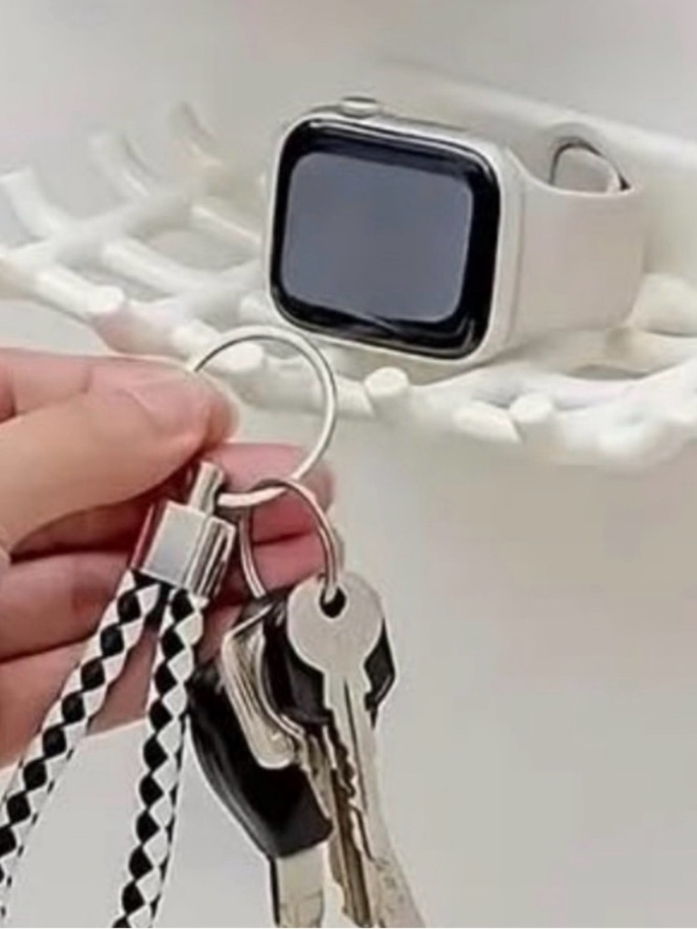 💞 New White No-Drill Adhesive Wall-Mounted Organizer Rack